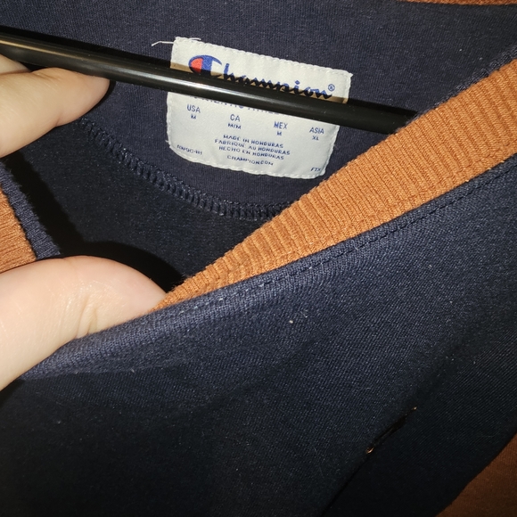 Champion Blue and Tan Sweatshirt With Double Lined Collar - Picture 4 of 4